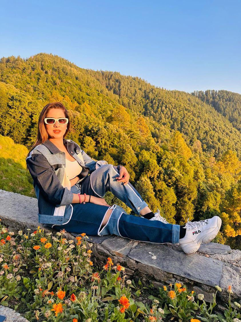 SLAY. Women's Blue & White Colorblock Denim Jacket Crop Top & Jeans Co-ord Set(3 Piece)