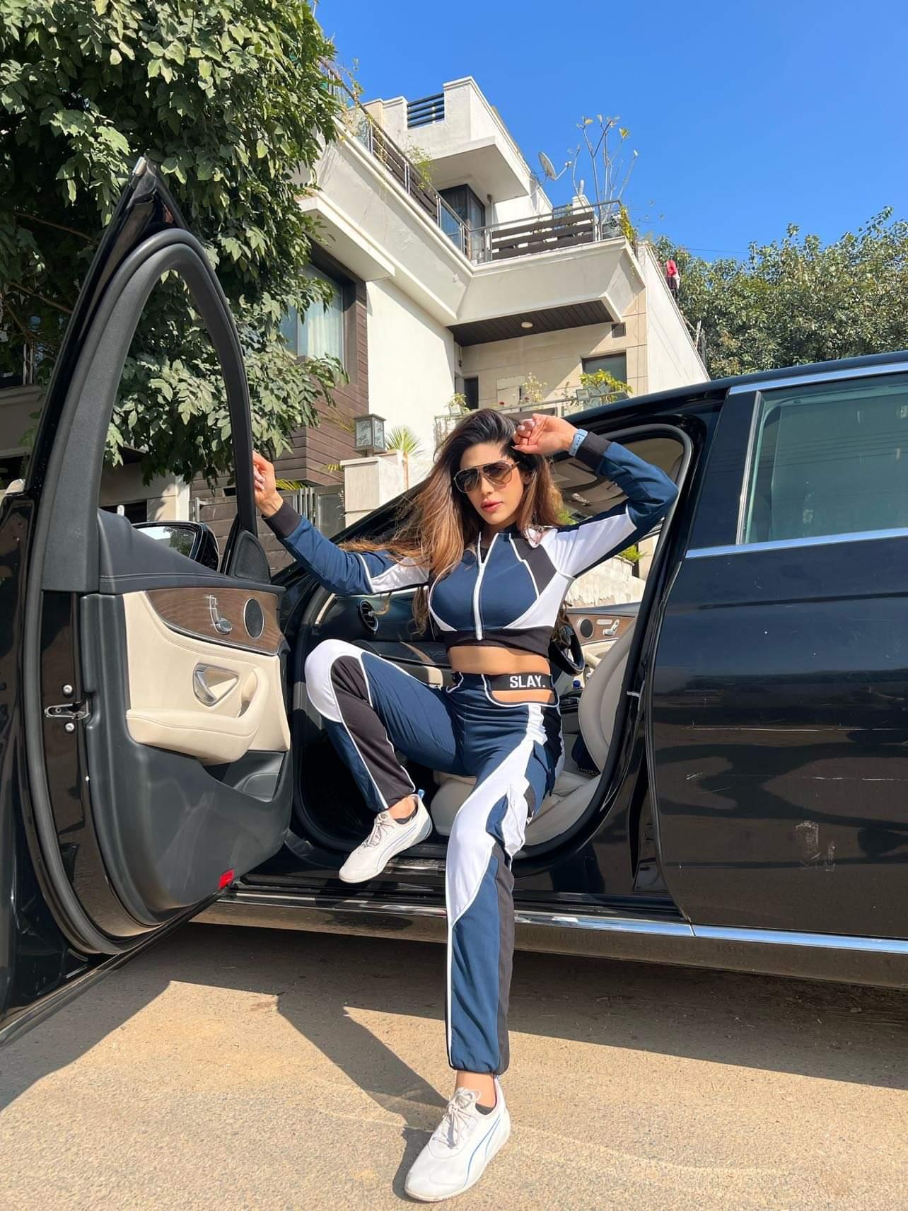 SLAY. Women's Activewear Tracksuit Blue Colorblock Crop Jacket & High Waist Cargo Pants Co-ord Set(3 piece)